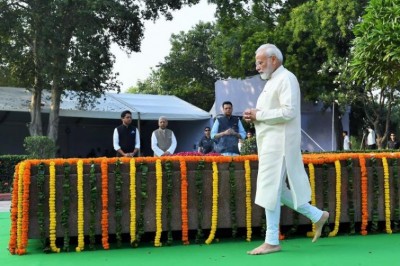 Narendra Modi pays tribute to former PM Lal Bahadur Shastri