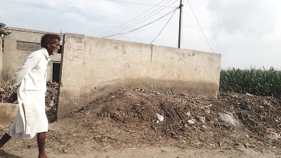 Pakistan’s poverty rate spikes by 35.7%