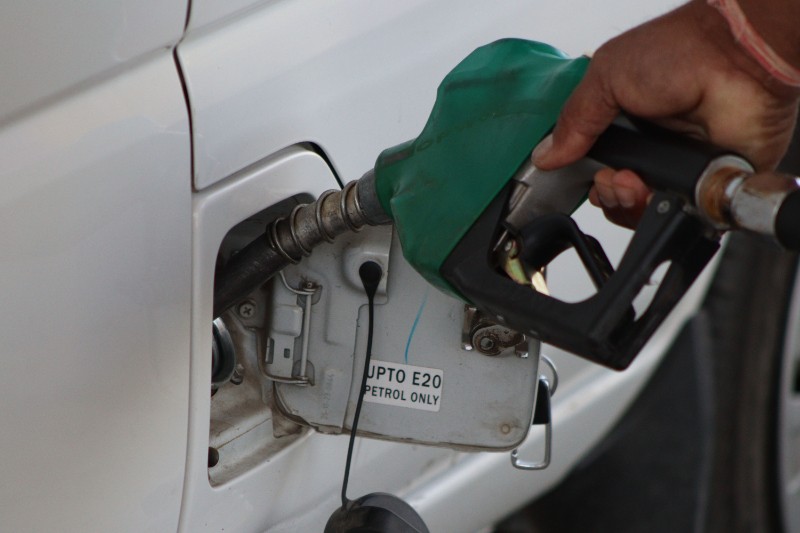 Government explains E20 petrol pricing, engine compatibility and mileage amid renewed public concerns over ethanol blending.