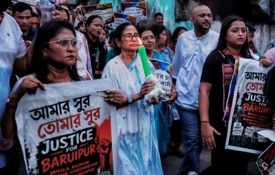 In Images: Mamata Banerjee holds candlelight march over Baruipur minor's alleged rape-murder