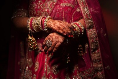 150 Pakistani Sindhi brides reach India for long-delayed weddings