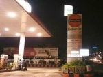 686 petrol pumps starts dispensing cash against swiping of debit cards