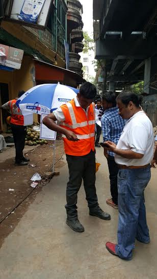 Aircel sets up free calling booths in Kolkata's Posta area