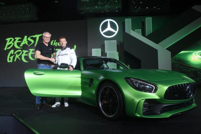 Mercedes-Benz unveils 