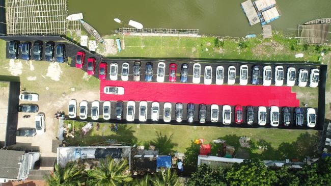 Mercedes-Benz India kicks off the festivities with a record 51 cars deliveryin Kolkata