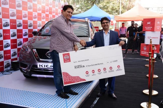 Nissan felicitates the first Kicks customer of Pune at the 10th edition of â€˜Happy with Nissanâ€™