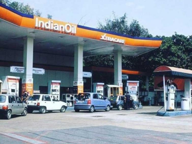 Fuel prices rise for third consecutive day : Petrol costs Rs. 70.60 in Delhi