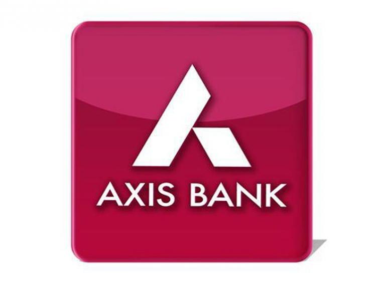 Axis Bank moves up by 3.33 pc to Rs 760.70