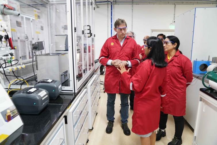 Shell opens its first lubricants laboratory in India