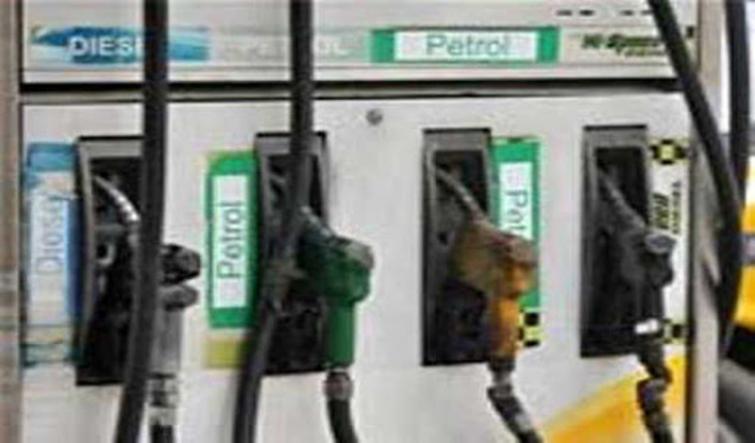 Petrol rates increases for the third day on Saturday; diesel reduces by 7 to 8 p/l