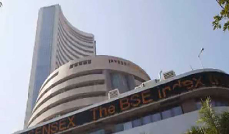 Sensex, Nifty open in red