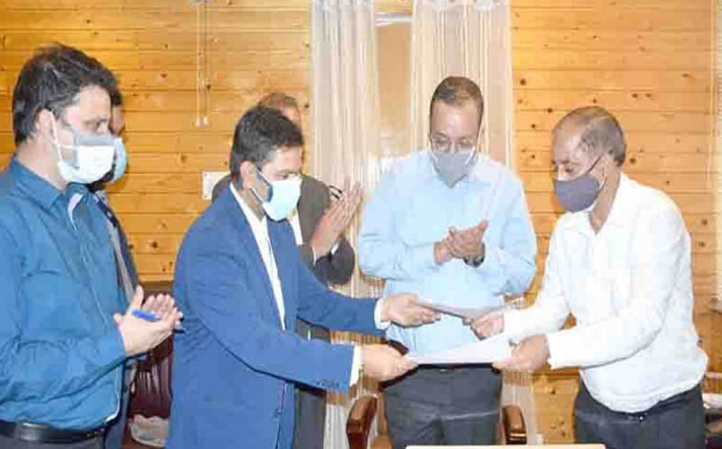Jammu and Kashmir Govt signs MoU with Go-Airlines for transportation of perishable fruits
