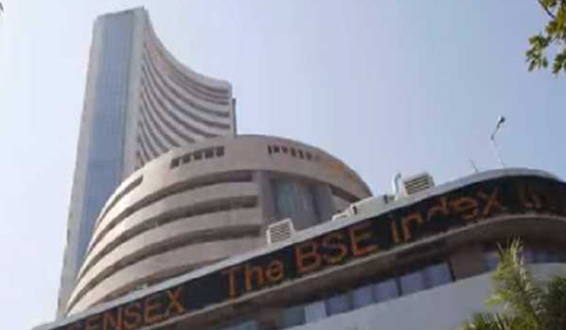 Indian Market: Sensex crashes 555.15 pts