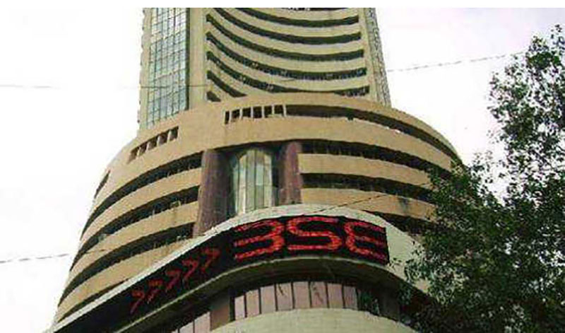 Indian Market: Sensex in red again, Nifty at 18050