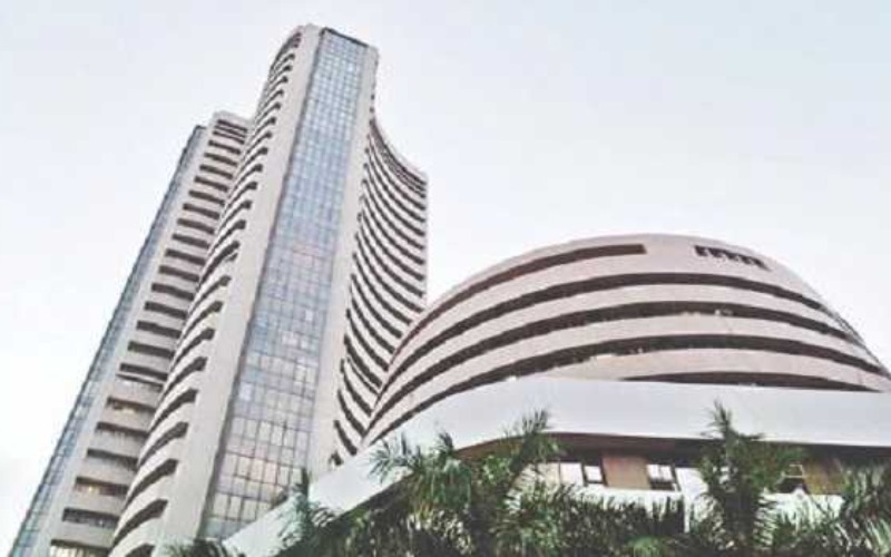 Sensex opens at a new peak of 54,755.58 pts