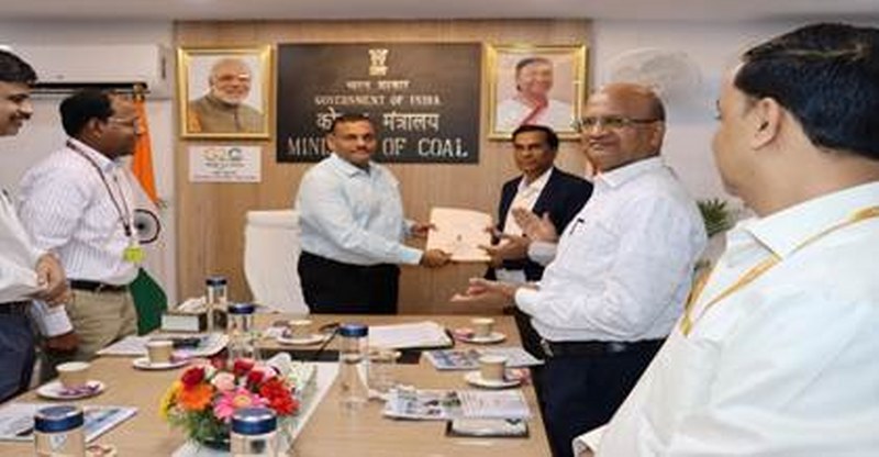 Coal Ministry signs agreement with six successful bidders for commercial mining of 91 mines