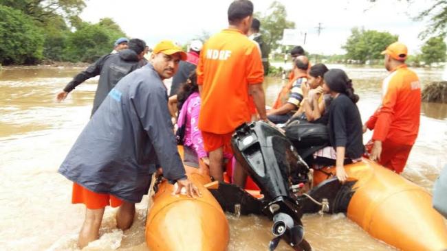 Nashik reels under heavy rain and floods 