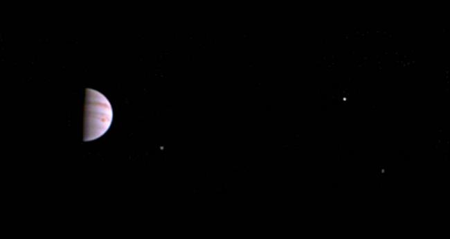 NASAâ€™s Juno Spacecraft sends first in-orbit view