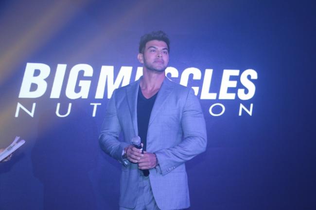 Sahil Khan steals the show at the BIGMUSCLES Nutrition success party