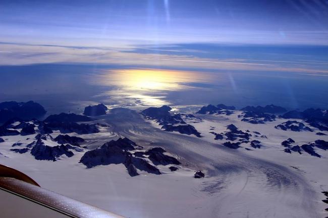 NASA's IceBridge observes effects of summer melt on Greenland Ice Sheet