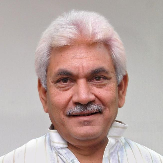Doctors should work in rural areas to serve nation: Manoj Sinha 
