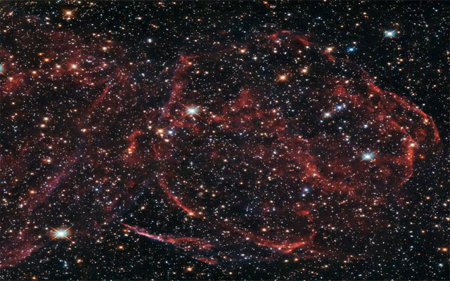 Hubble gazes at long-dead star