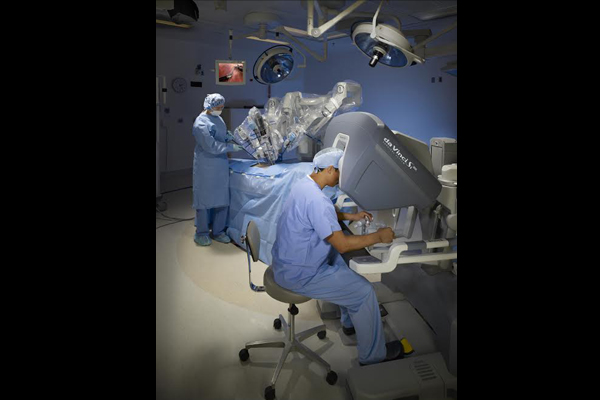 Robotic surgery can help cut post surgical trauma: Surgeons