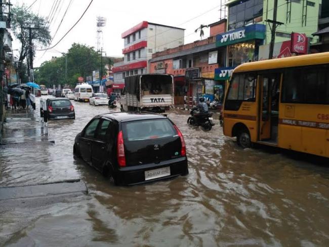 Heavy downpour hits normal life in Assam, floods in Guwahati 
