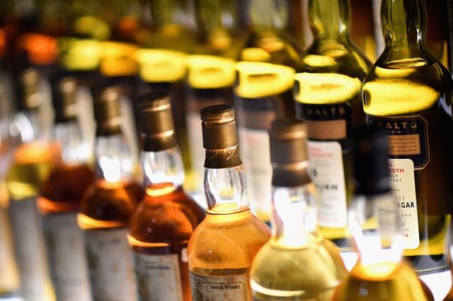 Largest study of its kind finds alcohol use biggest risk factor for dementia