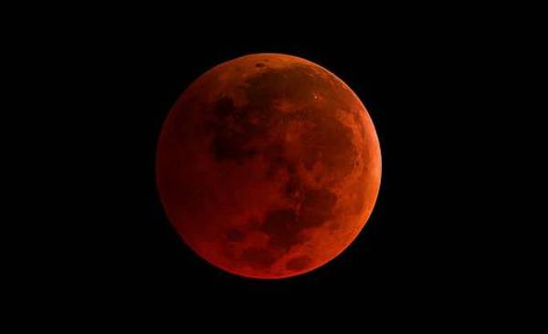 World to witness 'Super Blue Blood Moon' tonight 