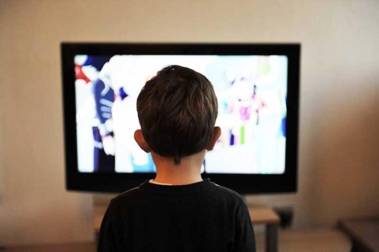 Preschoolers who watch TV sleep less, study finds