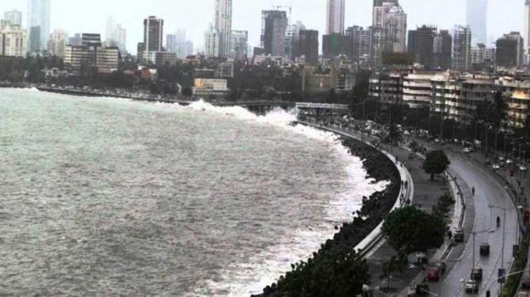 Heavy rains hits Mumbai, Thane
