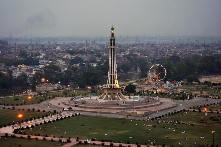 Every person in Lahore at risk due to smog, claims Amnesty International