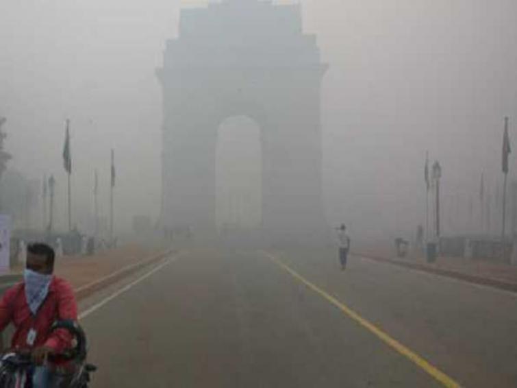 Severe cold wave grips Delhi