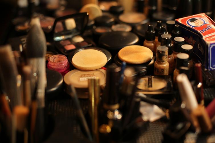Deadly superbugs lurking in more than nine in ten make-up bags: Study