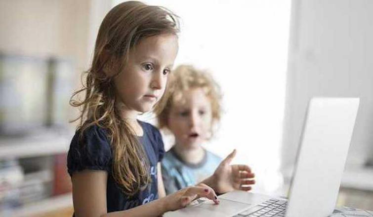 Under-fives' daily screen time should be 60 minutes maximum: WHO