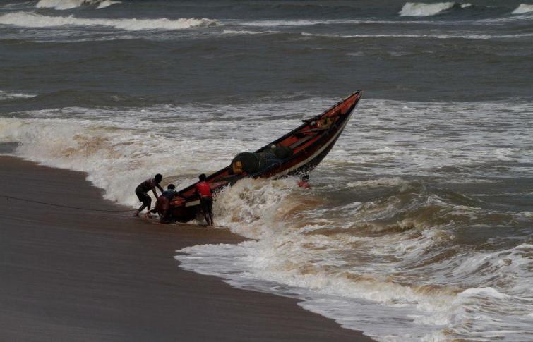 Cyclone Fani to hit Odisha coast today, 11 lakh people evacuated