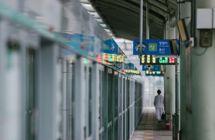 S.Korea confirms 256 more cases of COVID-19, 2,022 in total