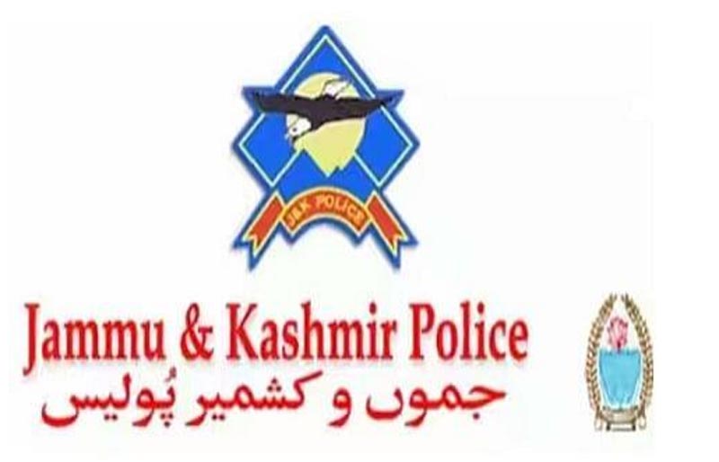 Jammu and Kashmir: Police distributes Covid19 safety kits among people at Parimpora