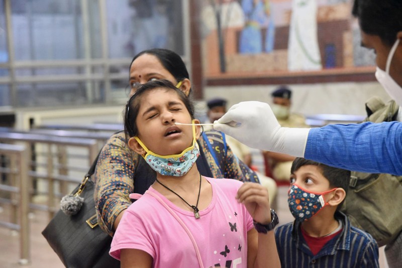 India records 1,68,912 COVID-19 cases in past 24 hours, 904 deaths 