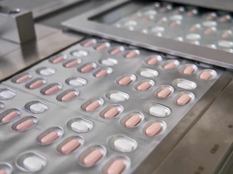 Early rollout of Pfizer's new pill 'Paxlovid' can control Omicron surge: Canada's health experts