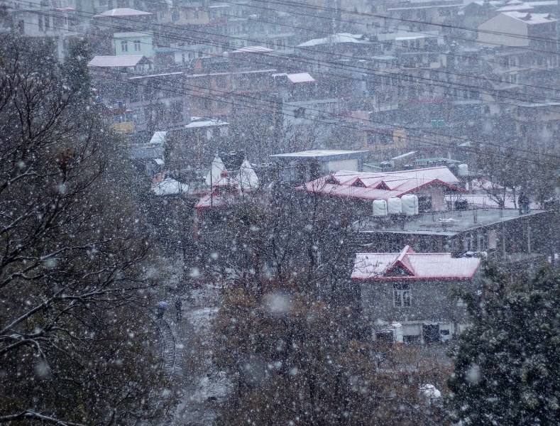 Himachal Pradesh braces for rain and snowfall as IMD issues yellow alert