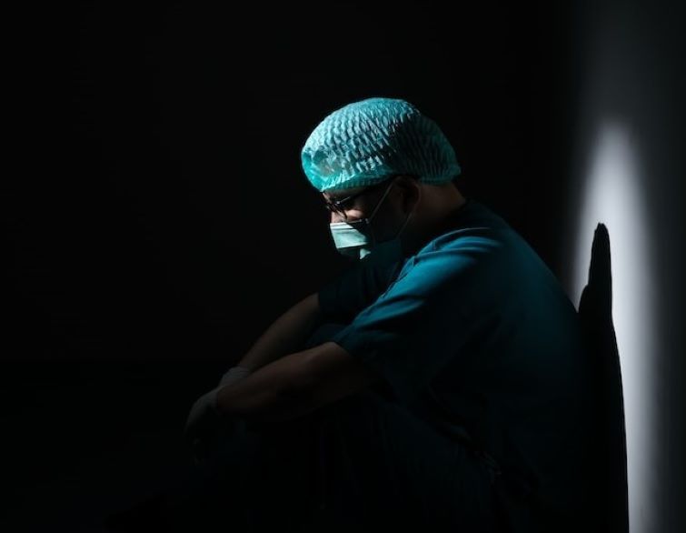 New report highlights Canada's health-care crisis, surgery backlogs, staff shortages, no family doctor