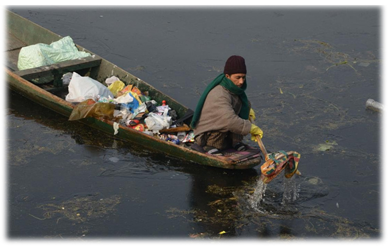 Kashmiri man's unique initiative: 'Give Plastic Take Gold' campaign motivates plastic waste collection
