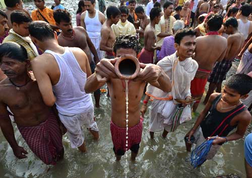 Bengal observes Mahalaya, gears up for 'Durga Puja'