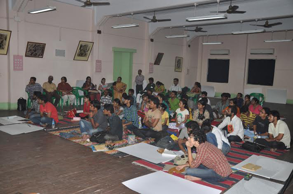 Kolkata: West Bengal State Akademi of Dance Drama Music, Visual Arts holds ten-day workshop on 'Set Design in Different Media'