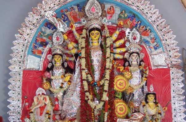 Dollar celebrated the spirit of Durga Puja with 'Pujor Chhonde Mato Anonde' in Kolkata