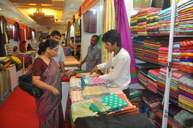 National Level Special Handloom Expo starts in Kolkata