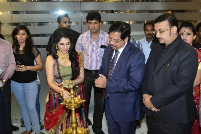 PC Chandra Jewelers opens new showroom in Sodepur