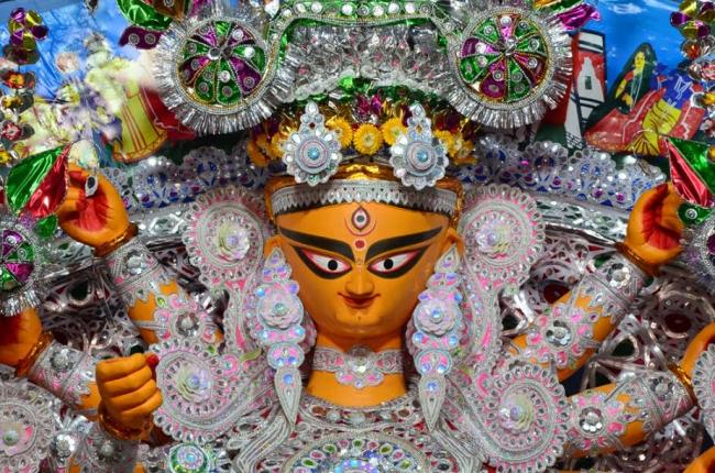 Durga Puja begins with Mahasasthi, surge of humanity fill the streets 